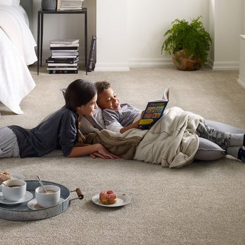 kids reading on carpet from Wilkins Carpet and Tile Center in Taylors